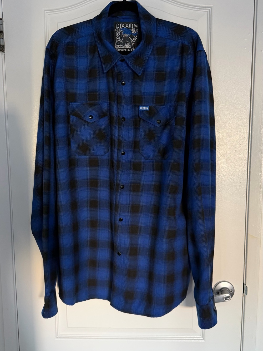 DIXXON The Circle Pit Flannel Men’s XL Blue Black Plaid Snap Button Shirt